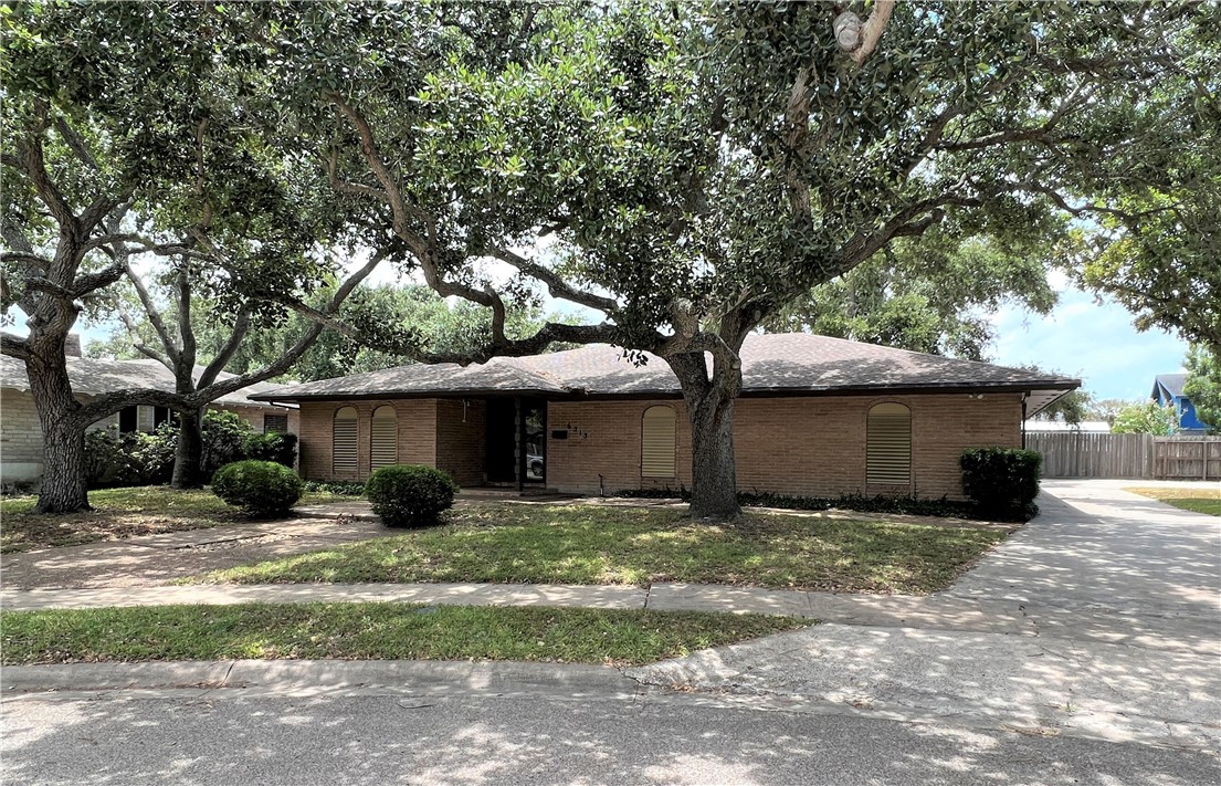 6213 Coralridge Drive Corpus Christi TX 78413