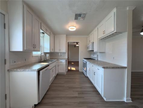 126 N Janin Circle Portland TX 78374