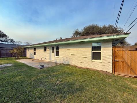 126 N Janin Circle Portland TX 78374