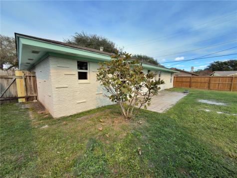 126 N Janin Circle Portland TX 78374
