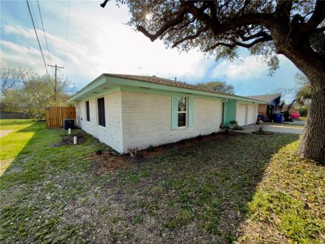 126 N Janin Circle Portland TX 78374
