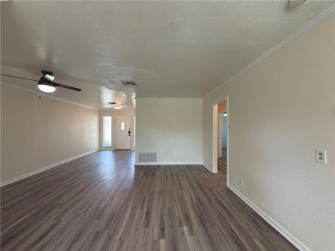 126 N Janin Circle Portland TX 78374