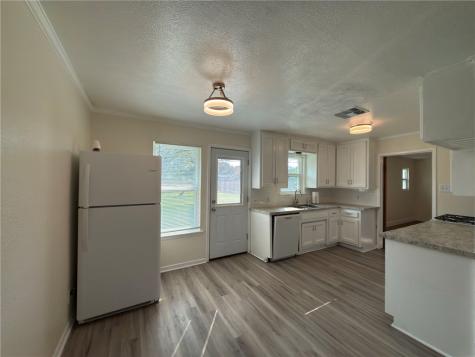 126 N Janin Circle Portland TX 78374