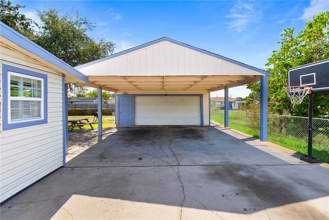 3609 Cottonwood Street Corpus Christi TX 78411