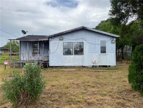 902 Mynier Street Robstown TX 78380