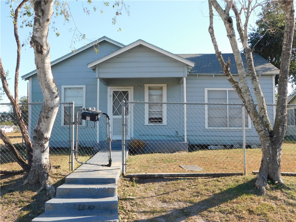 811 E B Avenue Kingsville TX 78363