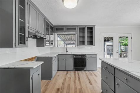 942 Delaine Drive Corpus Christi TX 78411