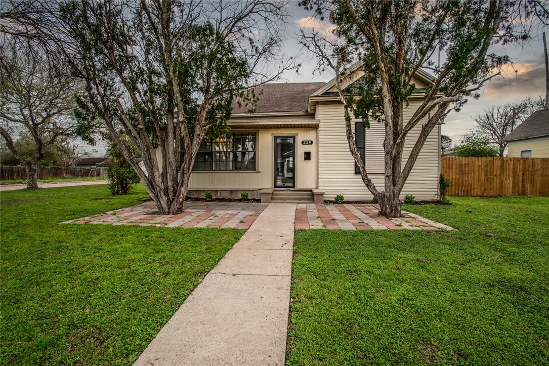329 E Huisache Avenue Kingsville TX 78363