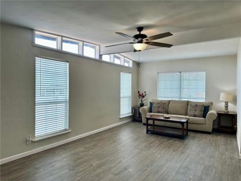 723 Santa Barbara Drive Kingsville TX 78363