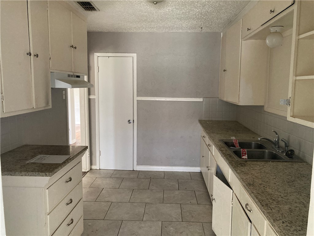 1537 Devon Drive Corpus Christi TX 78415