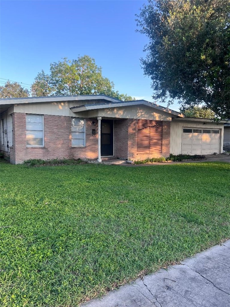 1013 Dolphin Place Corpus Christi TX 78411