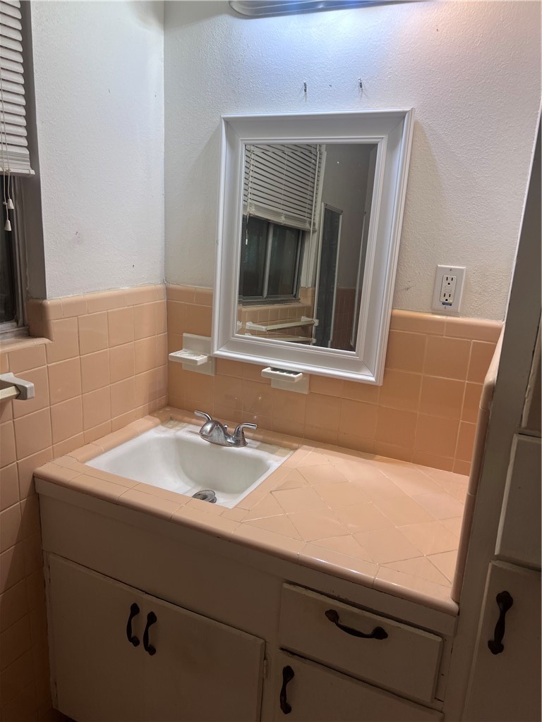 1013 Dolphin Place Corpus Christi TX 78411