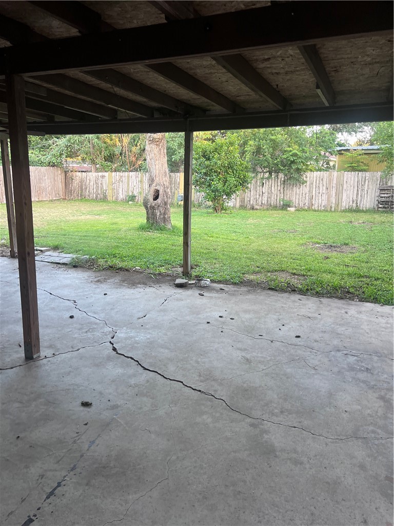 1013 Dolphin Place Corpus Christi TX 78411