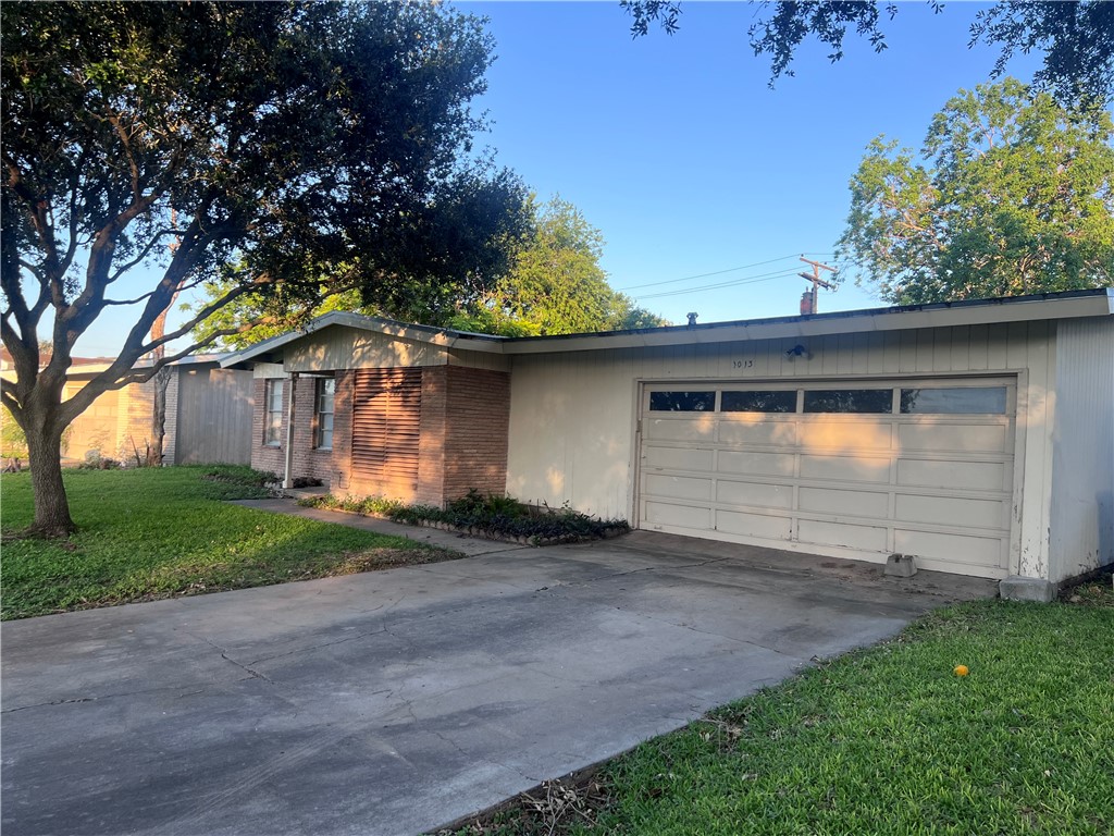 1013 Dolphin Place Corpus Christi TX 78411