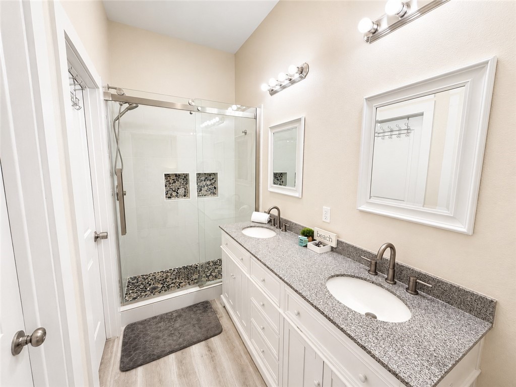 195 Paradise Drive Rockport TX 78382
