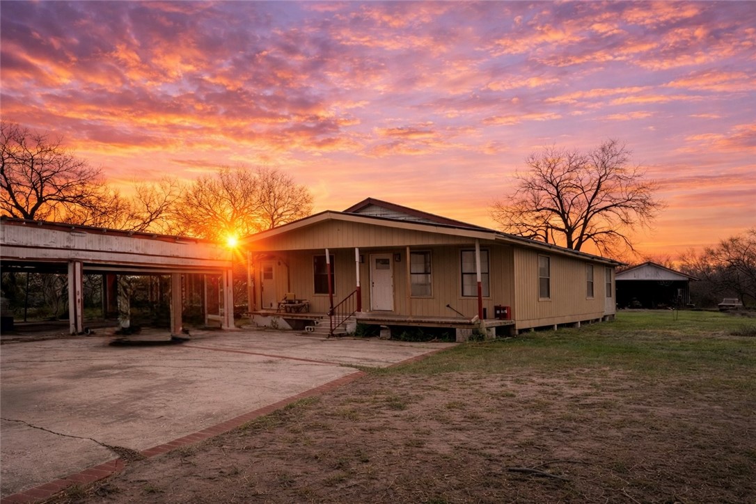 5742 Hidden Valley Loop Sandia TX 78383