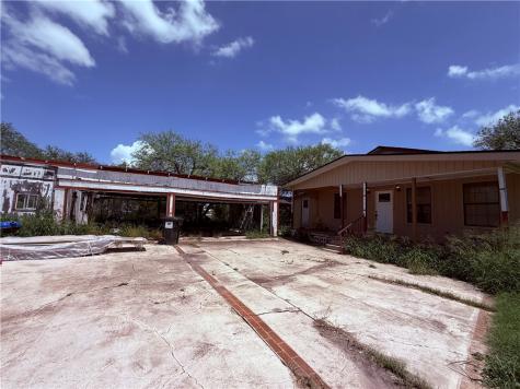 5742 Hidden Valley Loop Sandia TX 78383