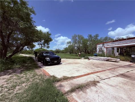 5742 Hidden Valley Loop Sandia TX 78383