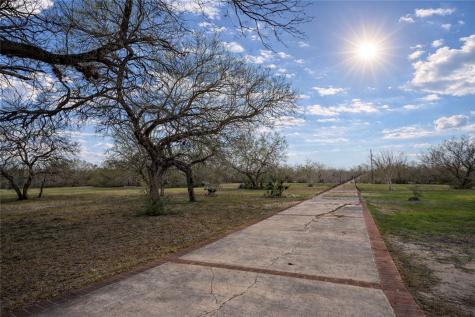 5742 Hidden Valley Loop Sandia TX 78383
