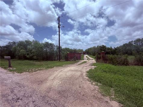 5742 Hidden Valley Loop Sandia TX 78383