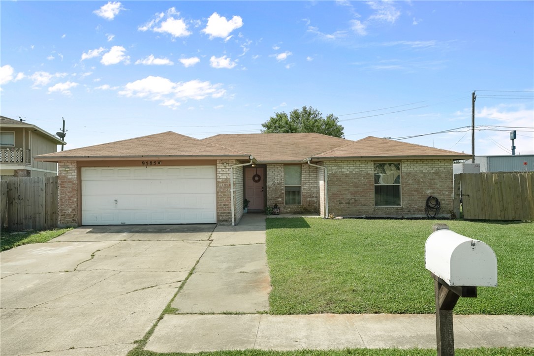 9585 Quetzal Street Corpus Christi TX 78418