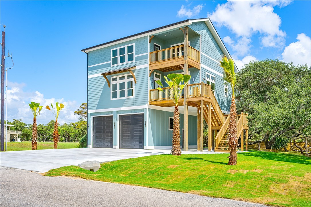 147 Front Rockport TX 78382