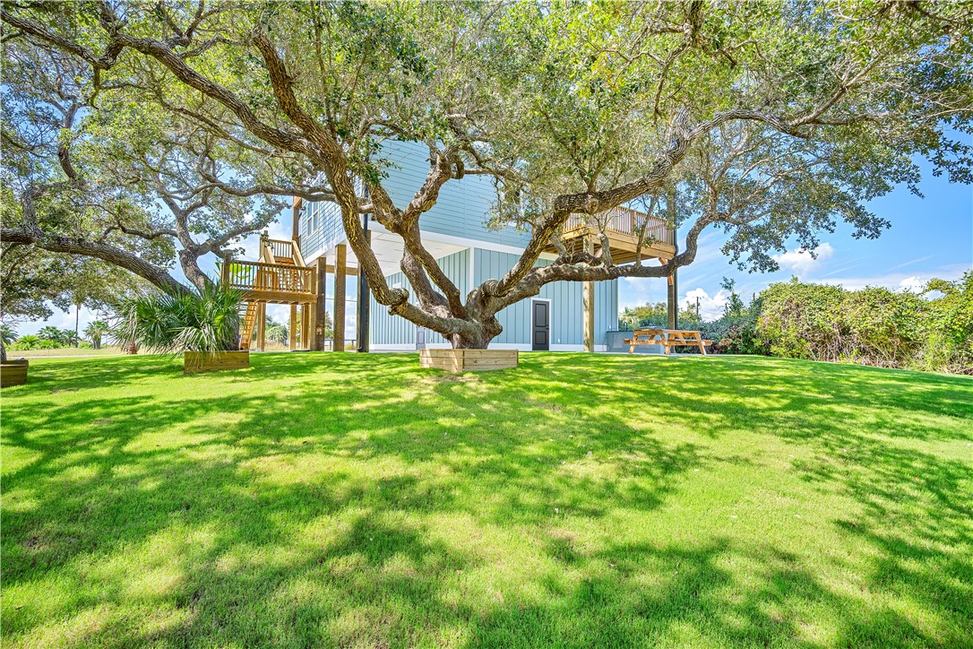 147 Front Rockport TX 78382