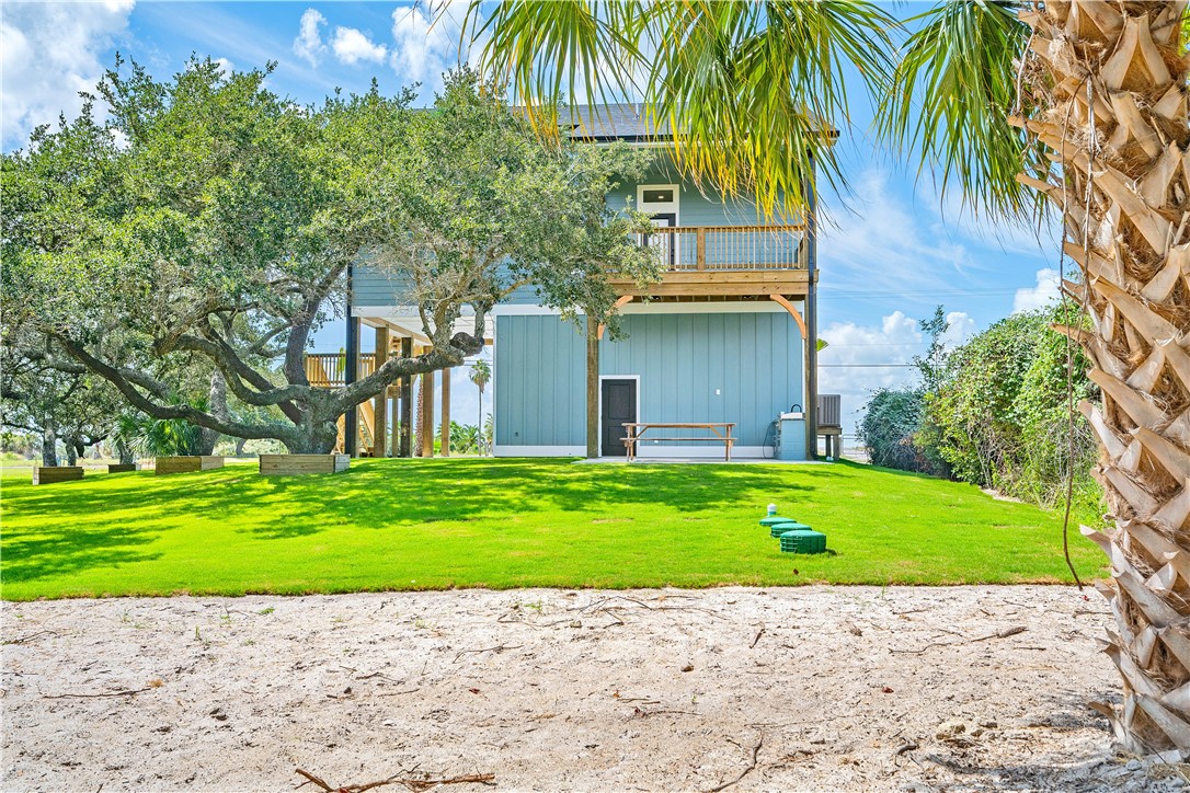 147 Front Rockport TX 78382