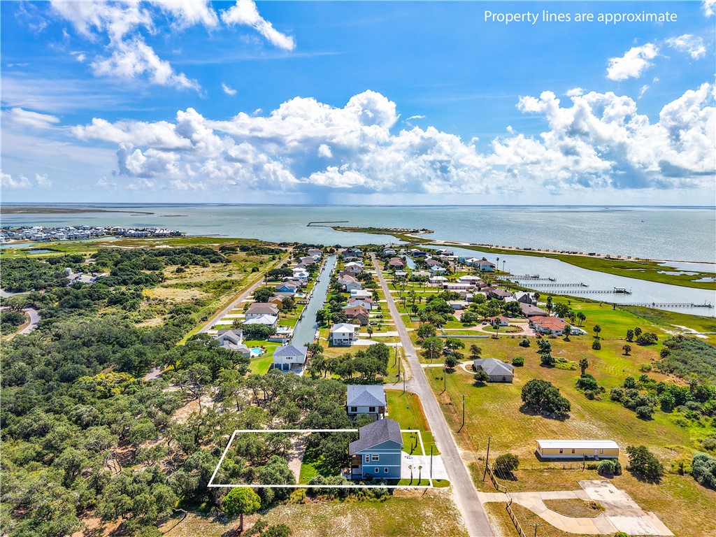 147 Front Rockport TX 78382