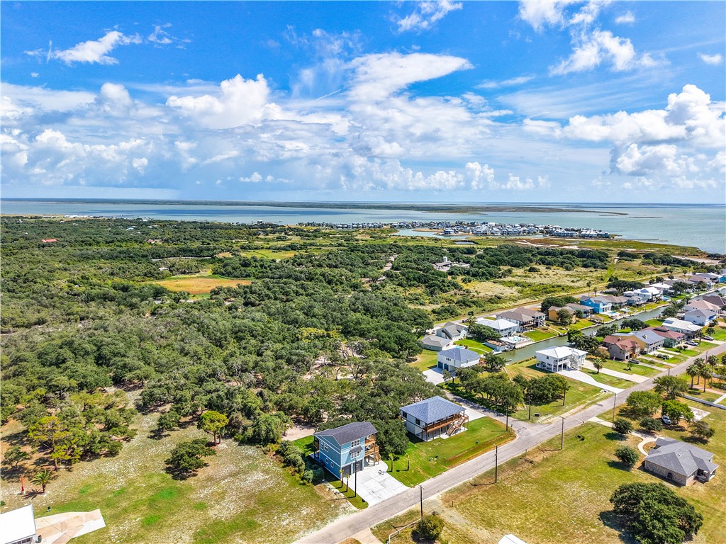 147 Front Rockport TX 78382
