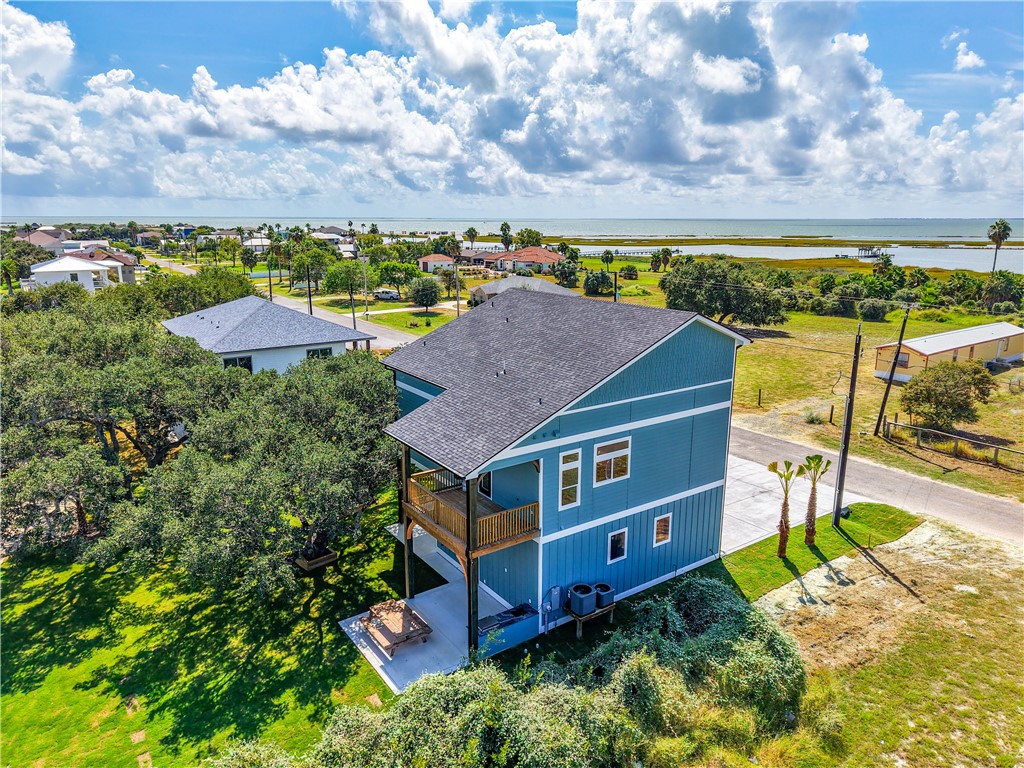 147 Front Rockport TX 78382