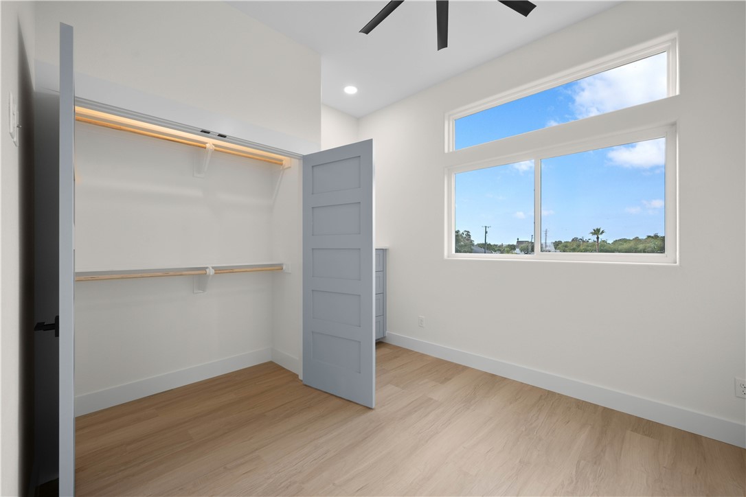 147 Front Rockport TX 78382