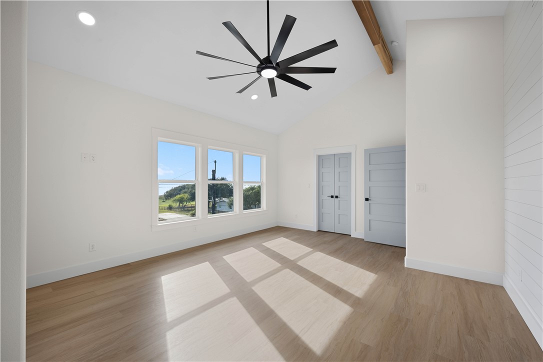 147 Front Rockport TX 78382