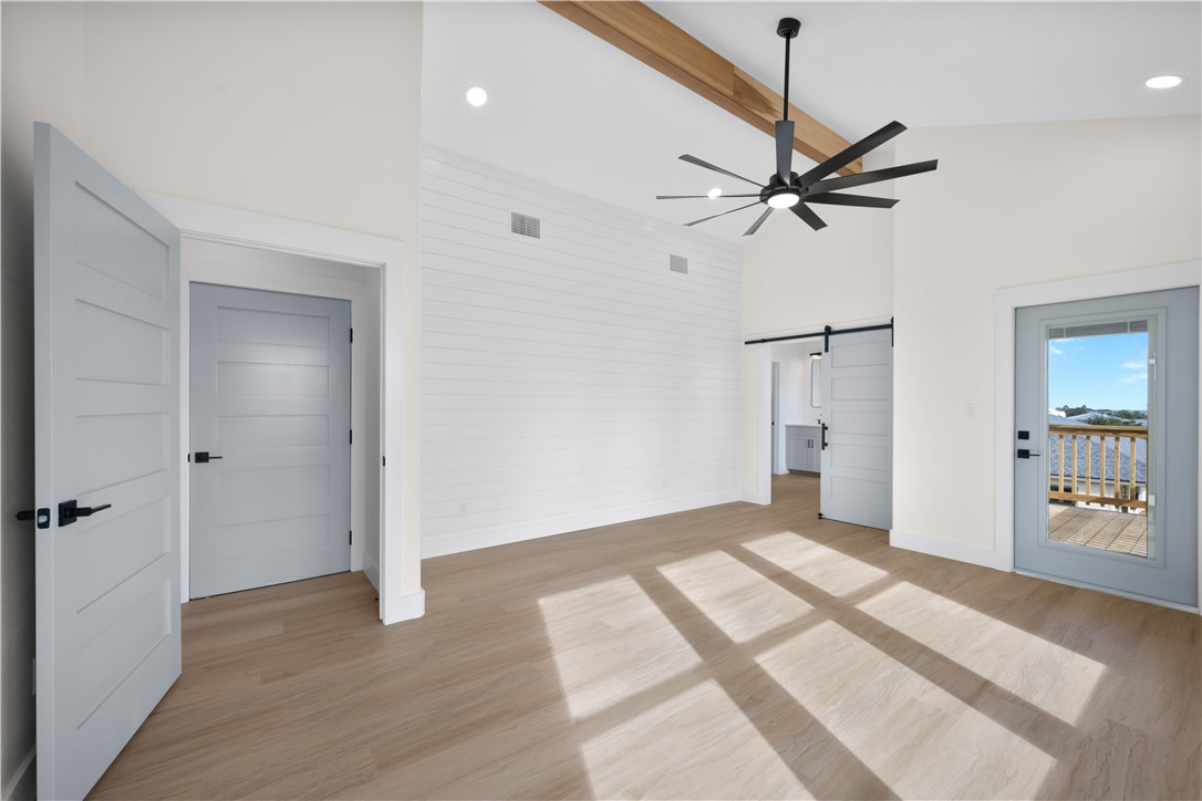 147 Front Rockport TX 78382