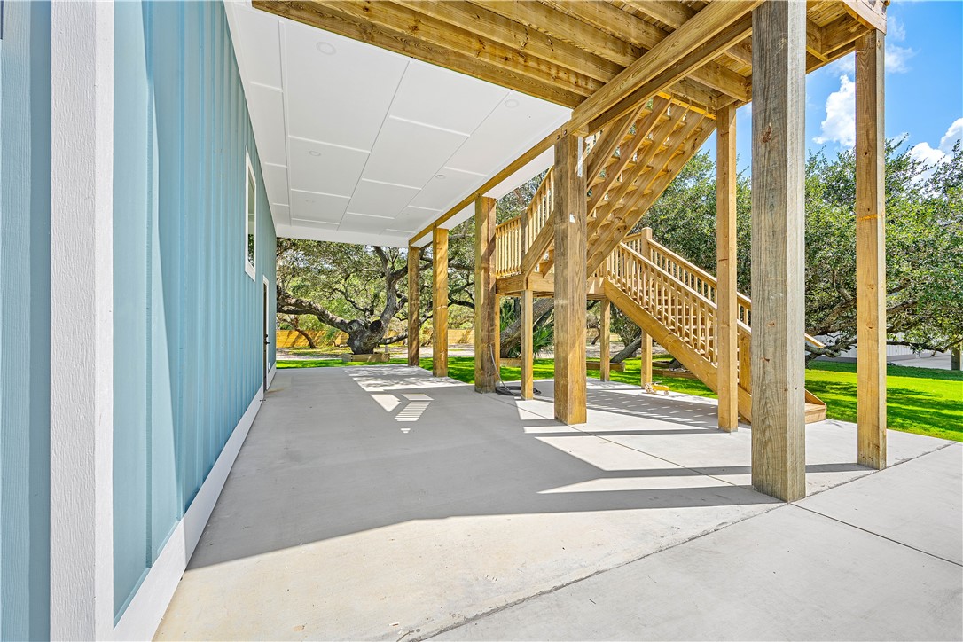 147 Front Rockport TX 78382
