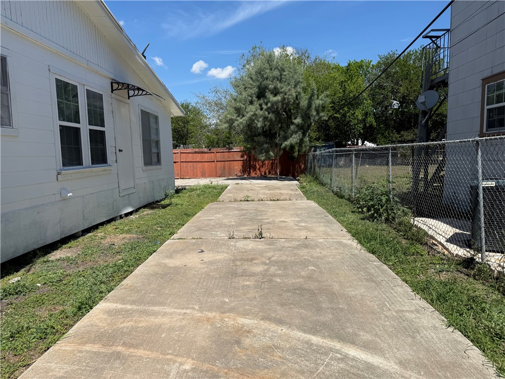 1816 Elizabeth Street Corpus Christi TX 78404