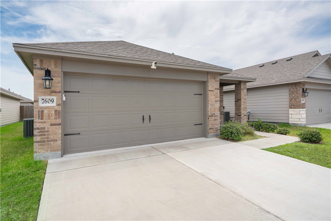 7609 Herd Rider Lane Corpus Christi TX 78414