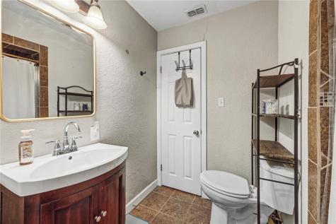 708 E Main Street Sinton TX 78387
