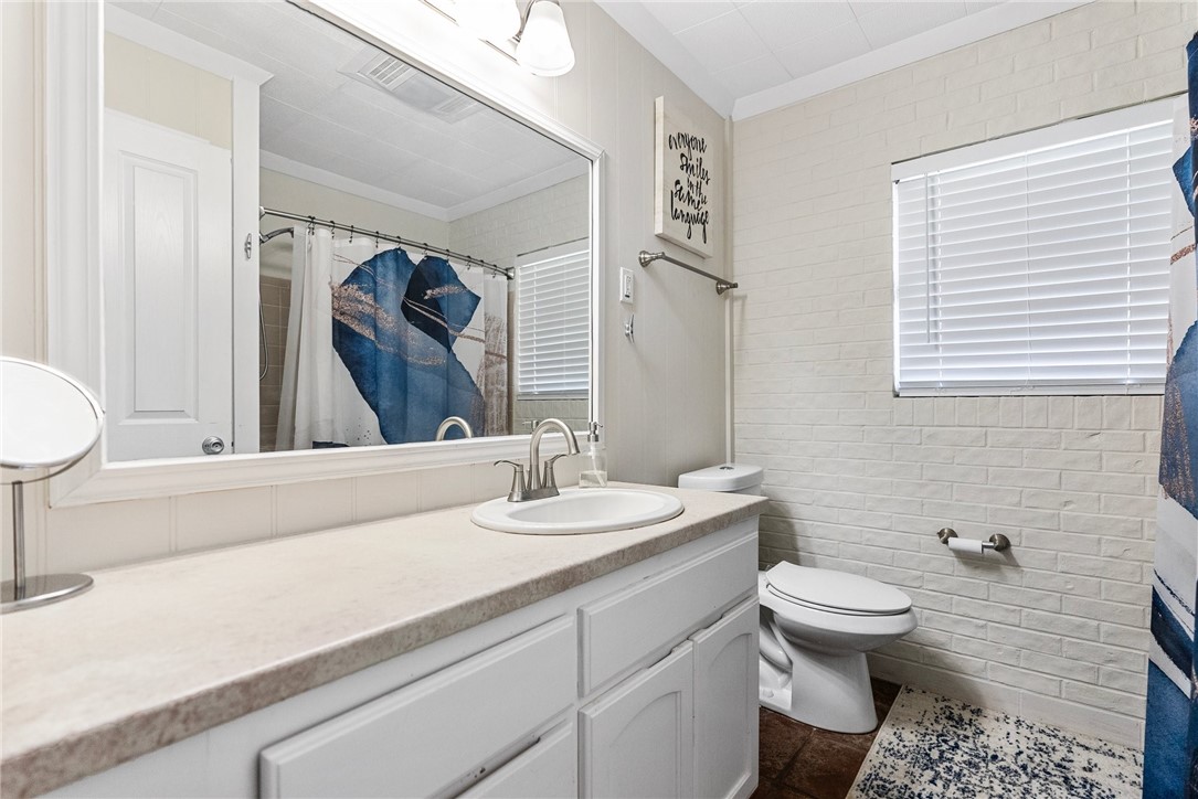 180 Freeman Circle George West TX 78022