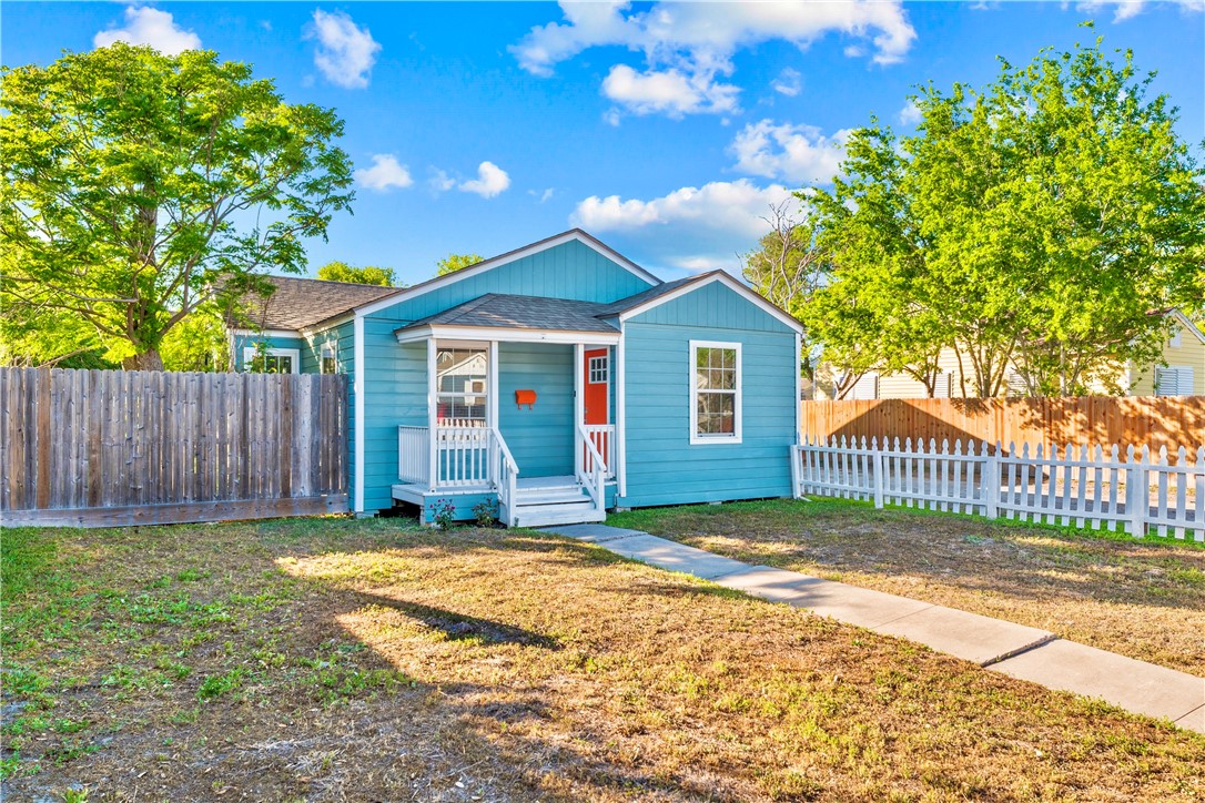 1225 Logan Avenue Corpus Christi TX 78404