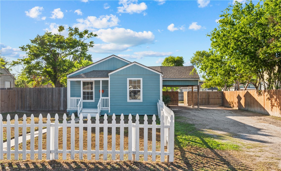 1225 Logan Avenue Corpus Christi TX 78404