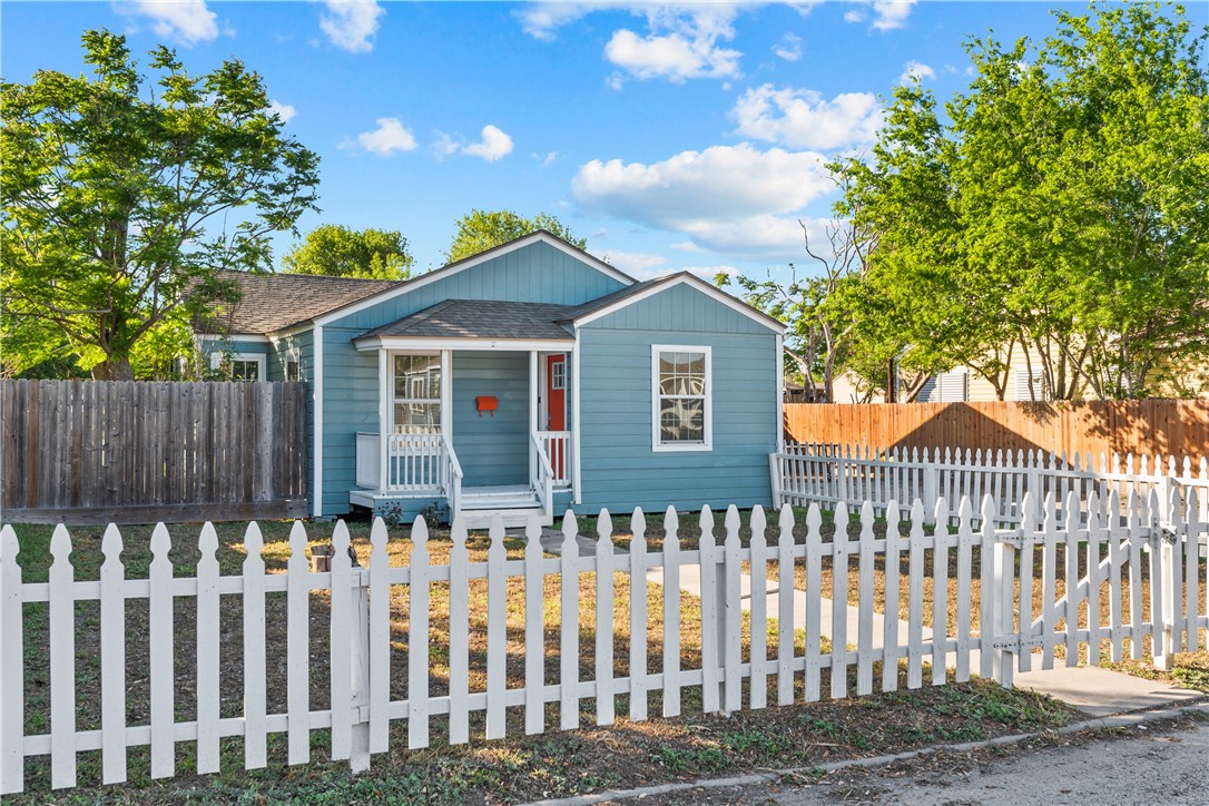 1225 Logan Avenue Corpus Christi TX 78404