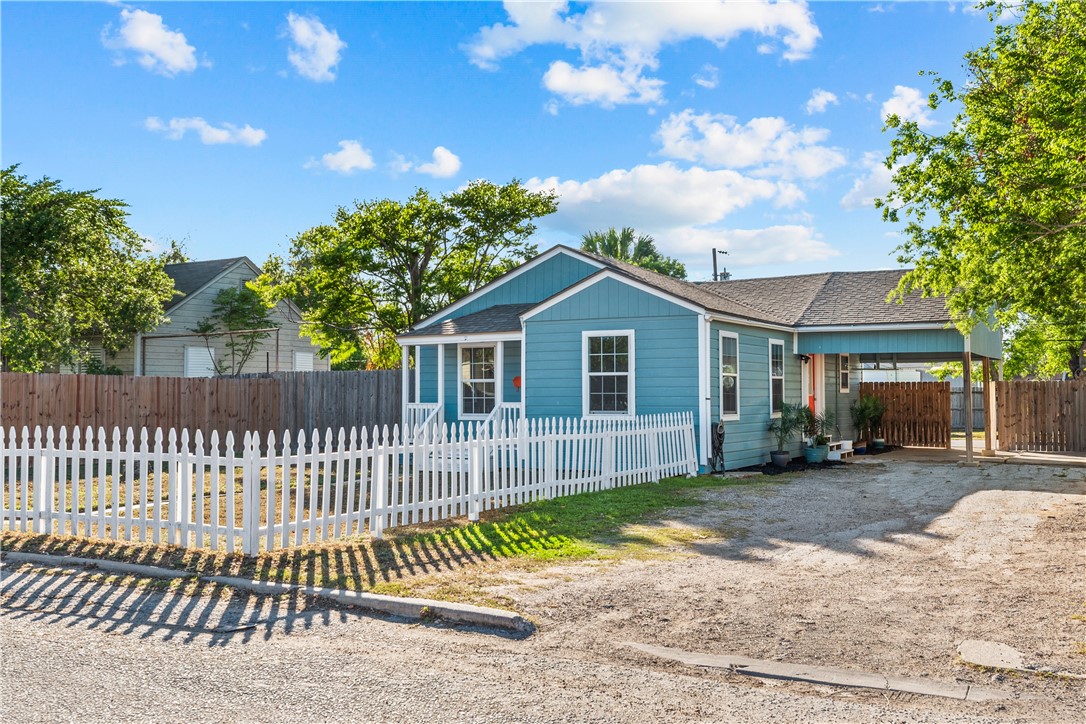 1225 Logan Avenue Corpus Christi TX 78404