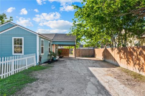 1225 Logan Avenue Corpus Christi TX 78404