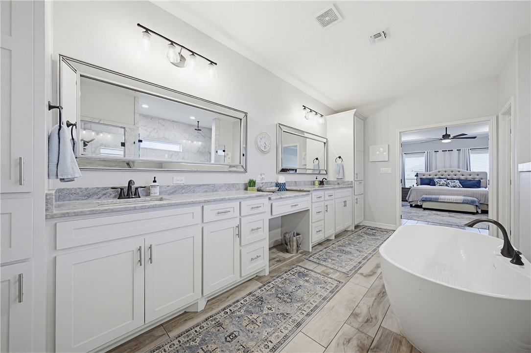 2518 Pacific View Corpus Christi TX 78415