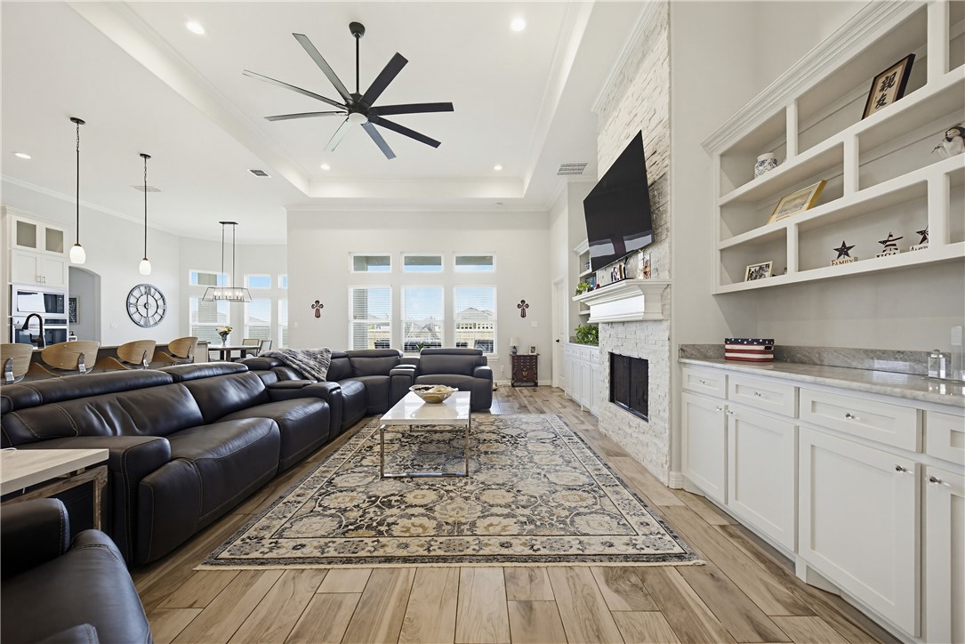 2518 Pacific View Corpus Christi TX 78415