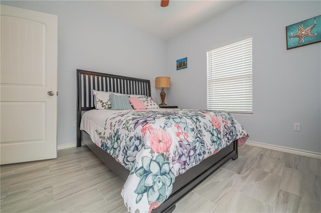 21 Bahama St S Rockport TX 78382