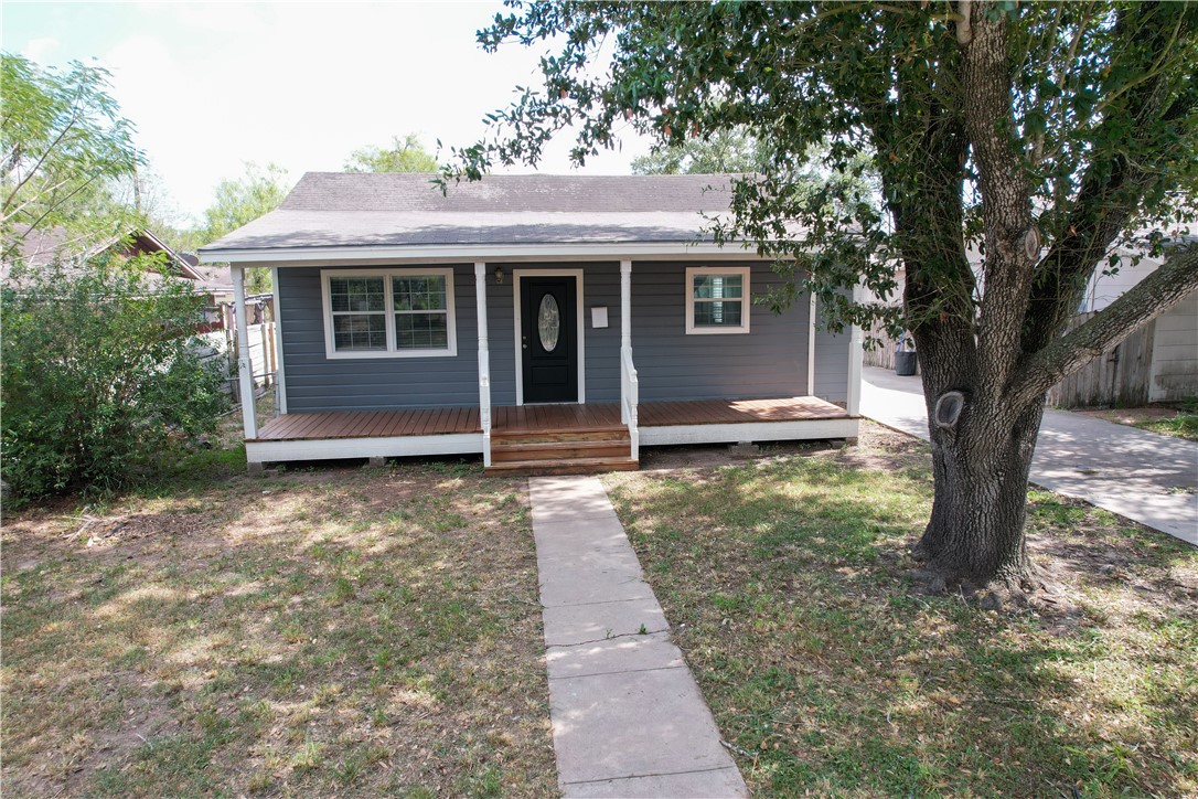 702 Jefferson Street Alice TX 78332