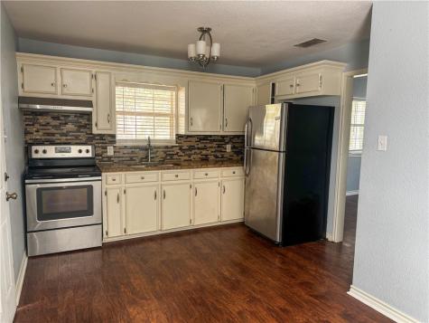 702 Jefferson Street Alice TX 78332
