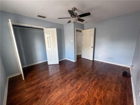 702 Jefferson Street Alice TX 78332